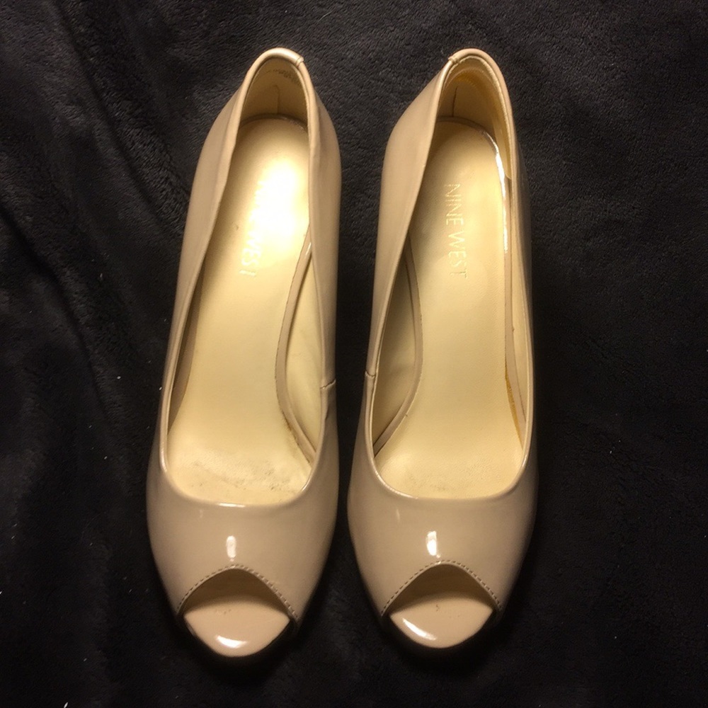 Nine West nude heels size 6 1/2